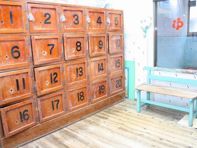 ���q����