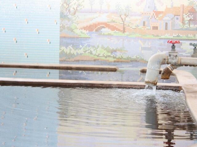 ���q����