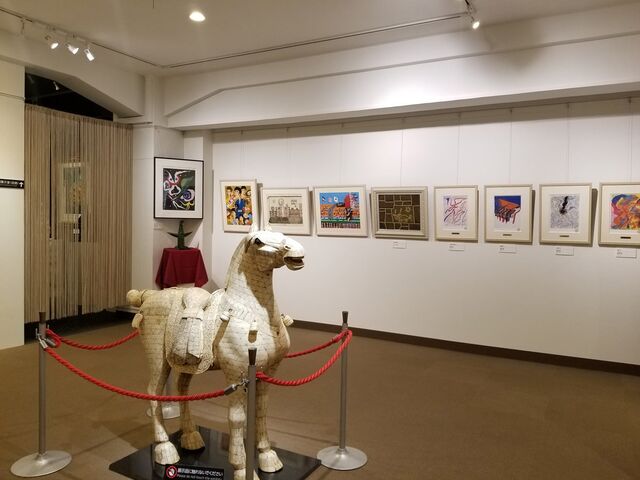 �ʕ{�A�[�g�~���[�W�A��