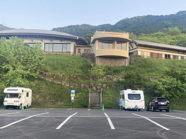 �ӂ邳�Ɖ�z�ٔ��ʎR��