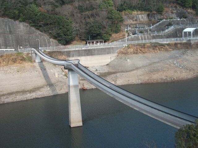 �����_���E�݂苴