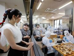 後藤製菓本店「石仏会館」の写真1