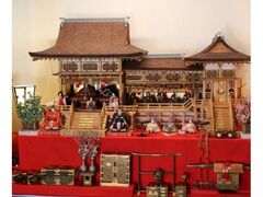 �t�̓��ʓW�@���܂�`�܂��̐��E�ӂ邳�Ƃ̐��`�̎ʐ^1