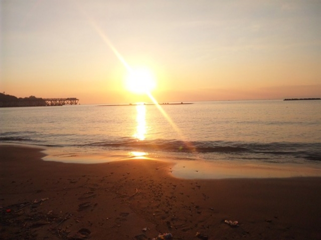 �N���X�^���r�[�`�i�[�c�C������j