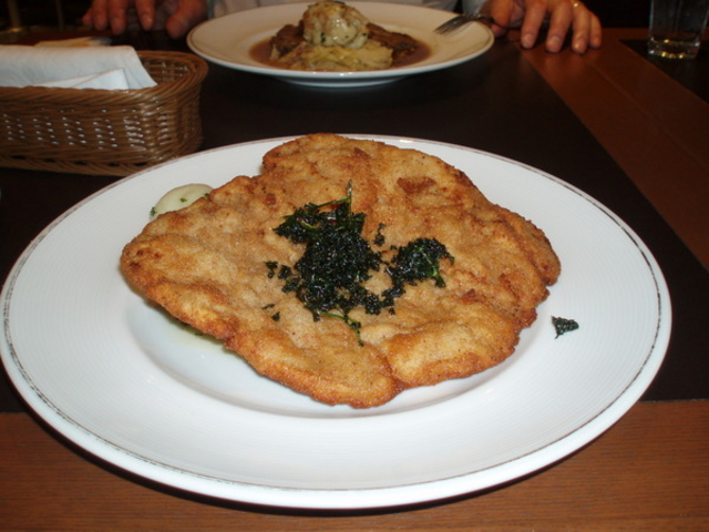 JtF g} CAFE LANDTMANN