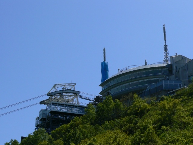 �k�C�����َs�̎s�X�n���[�ɂ���R�ł��藤�q���ł���B���q���Ƃ��ďꍇ�Ɂu���ٓ��v�Ƃ������\��������B_���َR