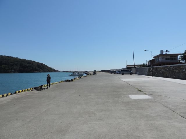 ���{�C�R���˂̒n��Ɛ_�Ђ̑��ʗ����ɎԂ��߂��߰�_���X�Â̒�����