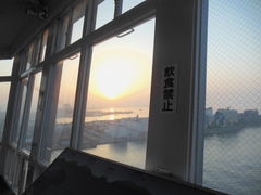 ����������̔����|�[�g�^���[�ւ̓��e�ʐ^1