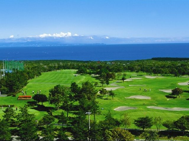 �N���u�n�E�X���]�ރR�[�X�ƊC_�����J���g���[��y��