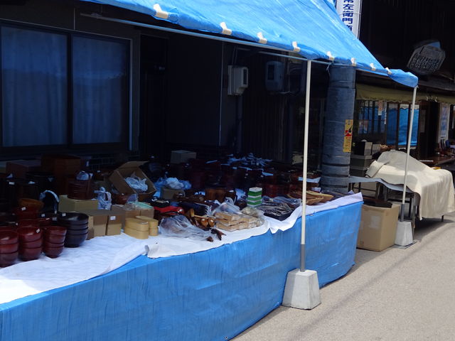 ���Ղ�ɔ����Ă��A���i���������ׂ��Ă��܂���_����̊X��