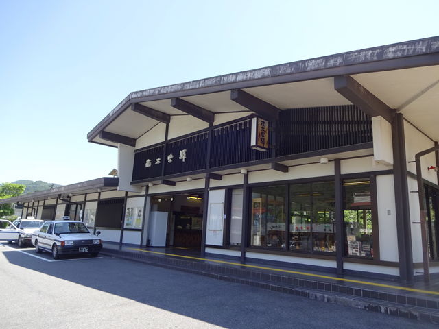 �i�q��ؑ]�w�B�S�H�ŗ���l�̑唼�̓R�`���𗘗p���邱�ƂɂȂ�܂��B_���āE�����