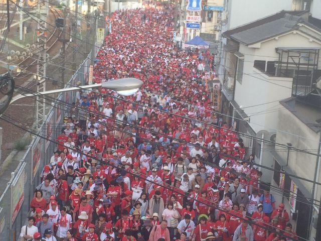 �A��̓��H���J�[�v�t�@���Ŗ��ߐs����_�l�`�y�c�`�@�y�n�n�l-�y�n�n�l�@�X�^�W�A���L��