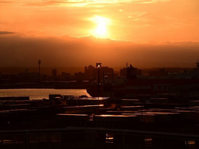 �̂ŗL���ȁA�Ϗ��q�����s���t�F���[����̗��z�ł��B_�C�̉w�@�Ղ���Ƃ݂ȂƎs��