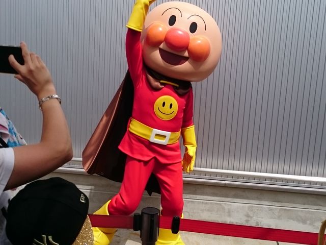 �������Ԃ̑O�ɃA���p���}�������Ă���܂���_���l�A���p���}�����ǂ��~���[�W�A��