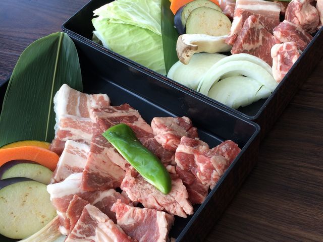 �����̑��ɓ؂�����_�J�_�e���X