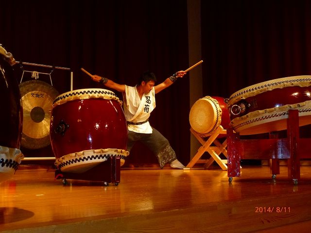 �i�}�n�Q�ӂꂠ�����ۃ��C�u_�j������𗬉�ٌܕ�