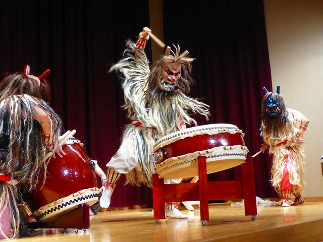 �i�}�n�Q�ӂꂠ�����ۃ��C�u_�j������𗬉�ٌܕ�