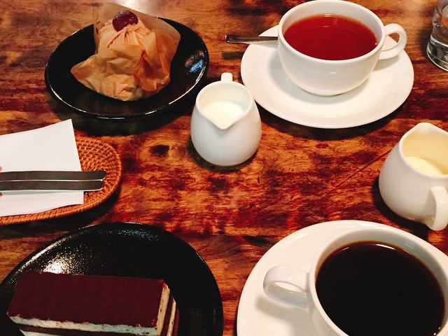 ̃uƃeB~X_hƃR[q[@܂