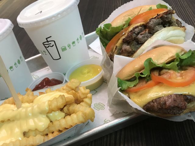 ł_VFCNVbN ۃtH[X iSHAKE SHACKj