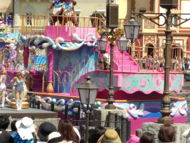 �V���[_�����f�B�Y�j�[�V�[(R)