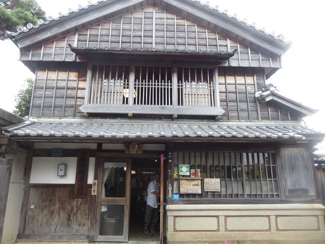 �ɐ��͍菤�l�ٕꉮ�B
�����̊O�ςɎ䂩��܂��B_�ɐ��͍菤�l��