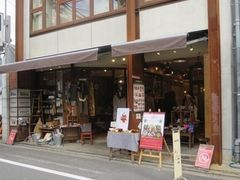 ݁[񂳂mumokuteki cafe&foodsւ̓eʐ^1