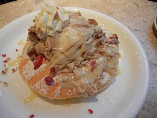 ڂ݂̃JtFEANC[Eb̓eʐ^1