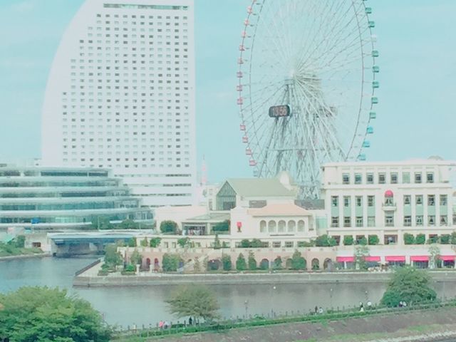 �Ȃ���̒���_���l���ؒ����V���g���z�e���@DINING��BAR�@BAYSIDE