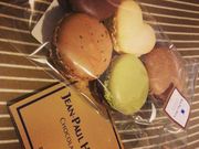 ݂̃W|[EG@EɐOVh{X̓eʐ^1