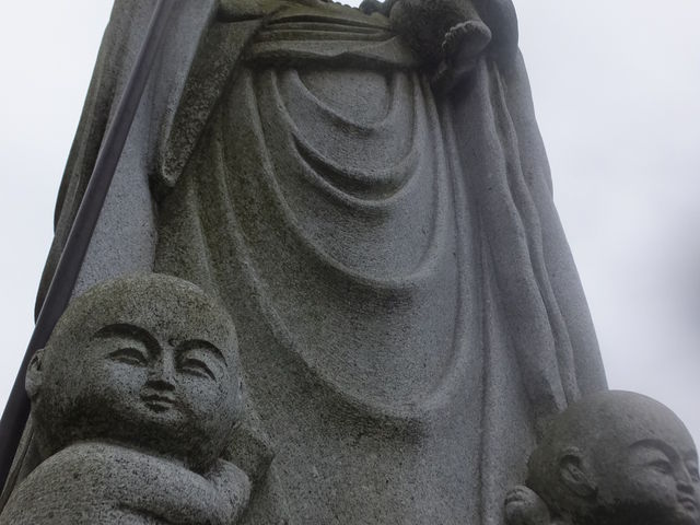 ���v���c�R�̐��q�n���B���q���������Ă���p�B�����Ƃɂ͓�l�̐��q���A�����������Ă���p�B
_���v���c�R�@�^��