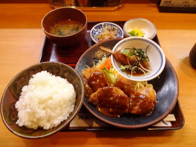 ^񂳂̂܂ƐHƔnX̓eʐ^1