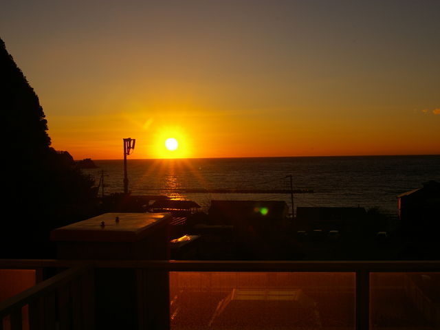 �[�z_�N���X�^���r�[�`�i�[�c�C������j