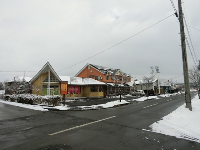 �V�Ԋ��w�ŉ��Ԃ��h���{�݂�_�Ԋ��ό��Z���^�[�iJR�V�Ԋ��w���j