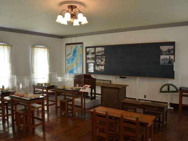 �̂̕��͋C�ō��B_�����C�����w�Z�{�ف^�����˔_�ƍ����w�Z�{��