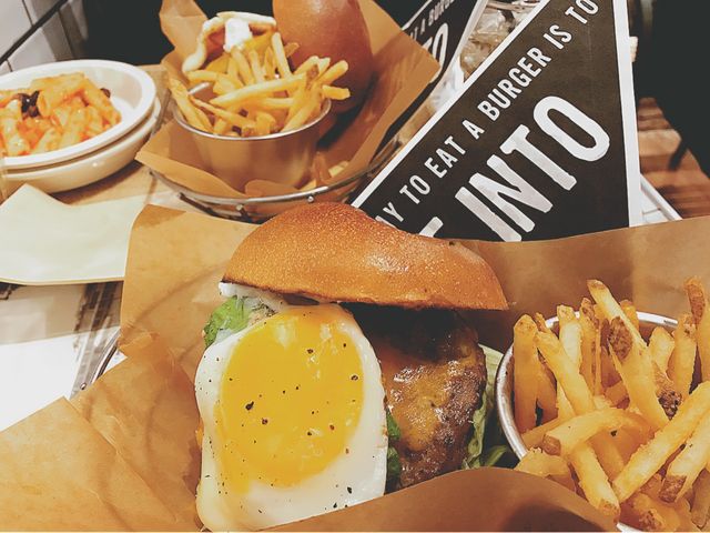 ͂Ȃ񂳂J.S. BURGERSCAFE SHINJUKUiJ.So[K[Vhj̓eʐ^1