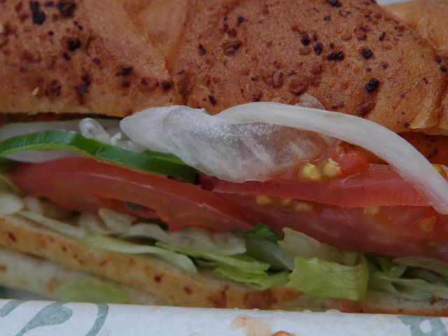 ݁B̃TuEFC j͂XiSUBWAYj̓eʐ^2