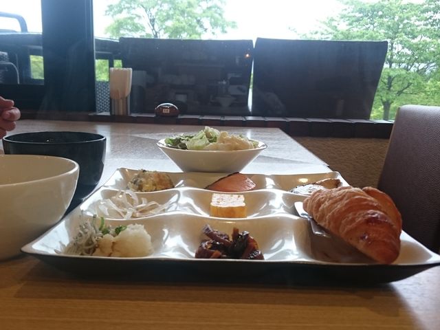 ���H�i�o�C�L���O�j���ꂽ���̓e���X�Ŏ�鎖���o����B_���c�}�������C�N�z�e��