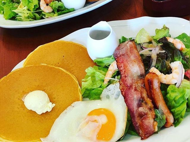 傱̃CzXg 扬EwXiRoyal Hostj̓eʐ^1