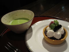 ҂҂낳̃JtF@@i20jفjւ̓eʐ^1