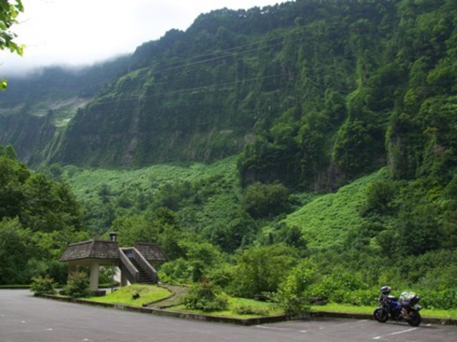 悪城の壁_称名峡谷