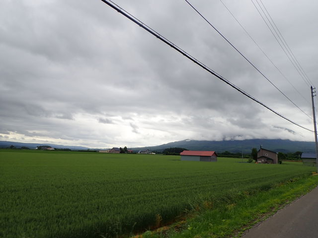 �r���R