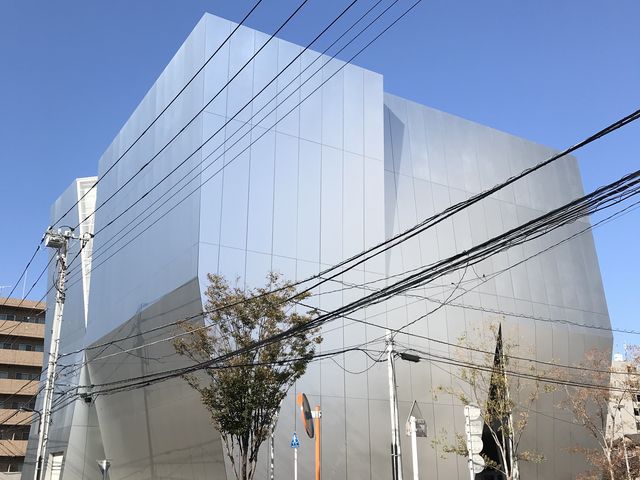 �a�V�ȃf�U�C���̊O��_���݂��k�֔��p��