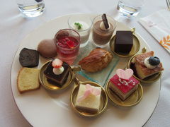 ��������̃V�F���g���@�O�����f�@�I�[�V�������]�[�g�ւ̓��e�ʐ^1