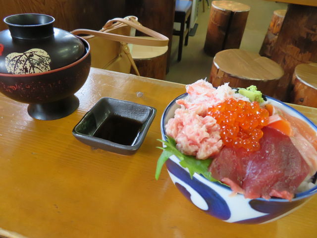 ���i�͂Q�T�O�O�~�̊C�N�����A���ƂP�O�O�O�~�ł��I_�C�̉w�@�Ղ���Ƃ݂ȂƎs��