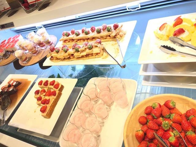 �f�U�[�g_�C���^�[�i�V���i���K�[�f���z�e�����c