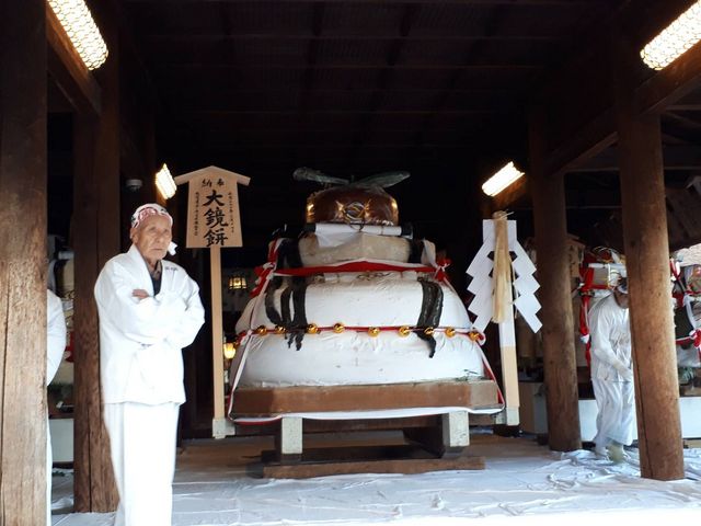 儺追神事で奉納された平成31年の大鏡餅。重さは約4トン_尾張大国霊神社（国府宮）