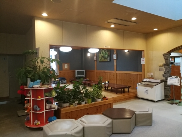 �H�������̋x�e��_�䂣��`���͂���