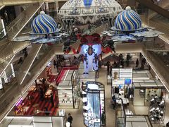 �`���R�p�C�����GINZA SIX�ւ̓��e�ʐ^1