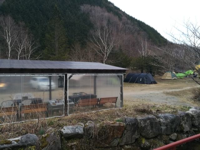 ���݂��ꂽ�L�����v��_�ӓ�����