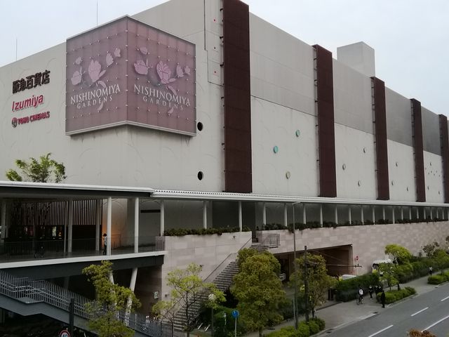 �S�i_��}���{�K�[�f���Y